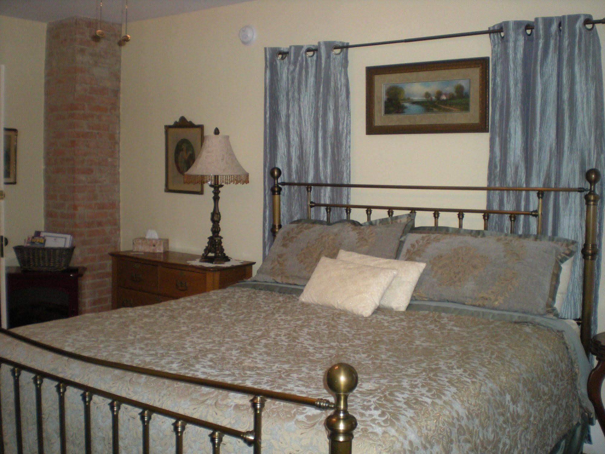 The Fox And The Grapes Bed and Breakfast Lodi Exteriör bild